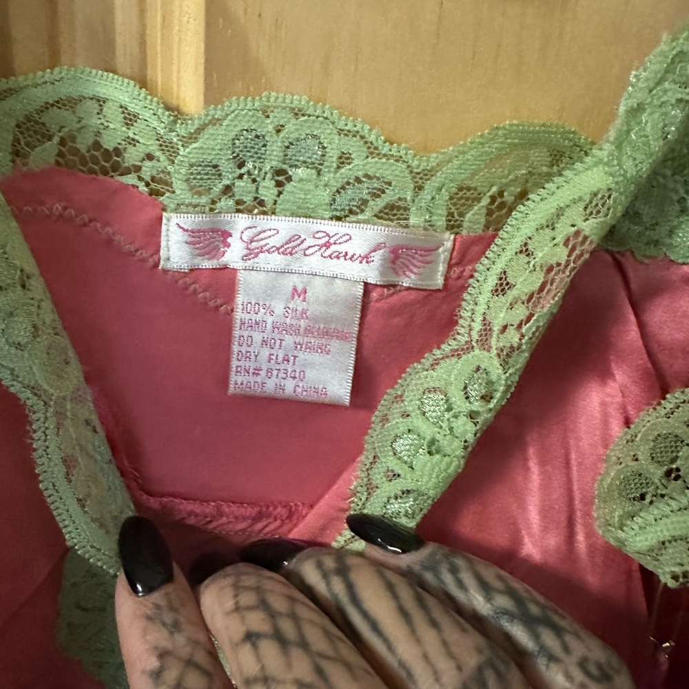Elegant Pink silk Mini Dress with Green Lace - Picture 4 of 4